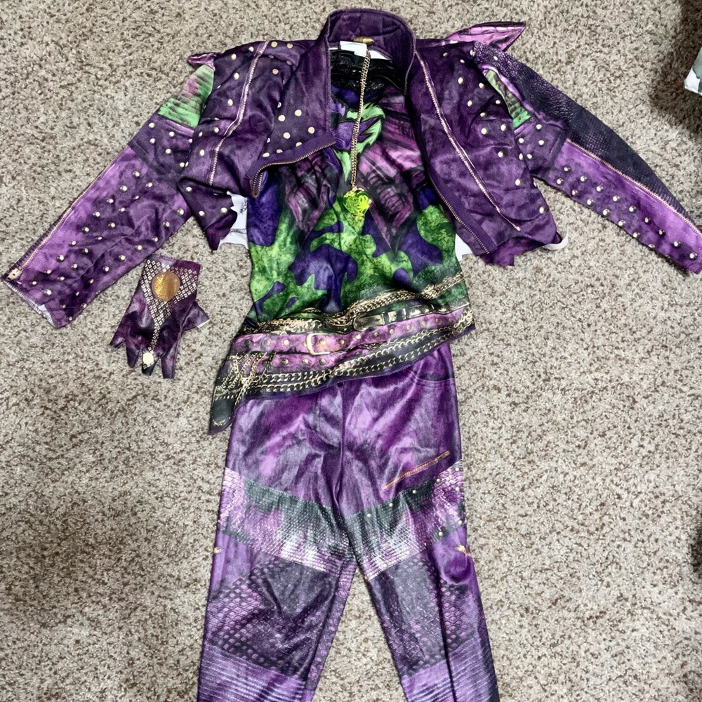 Mal costume descendants 2 size 4-6x